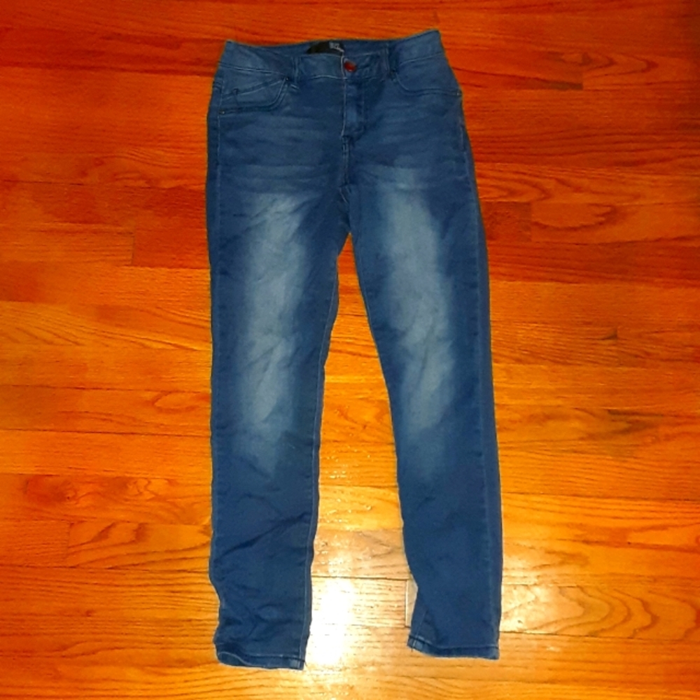 Skinny blue jeans